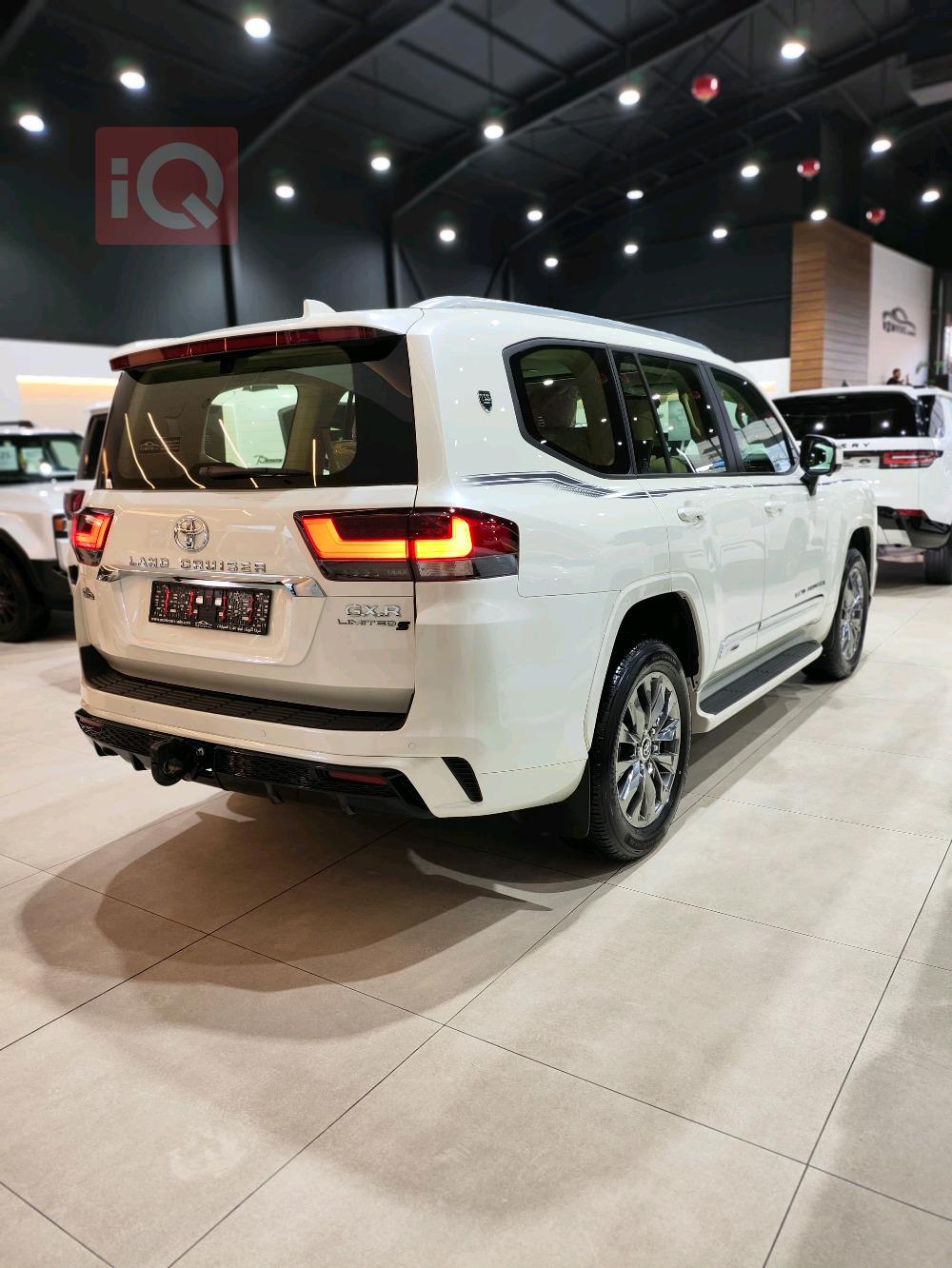 تۆیۆتا لاند کروزەر